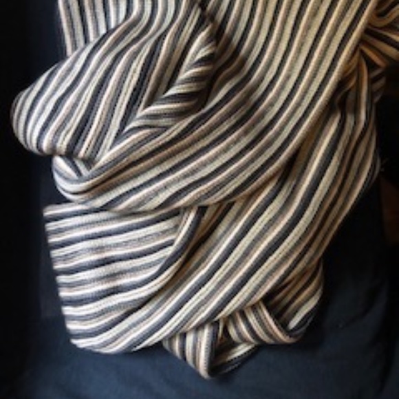 *HOST PICK* Coldwater Creek Infinity Scarf *NEW* - Picture 1 of 7